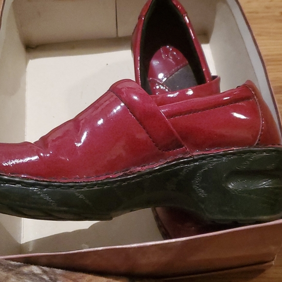 Shoes - Picture 2 of 4